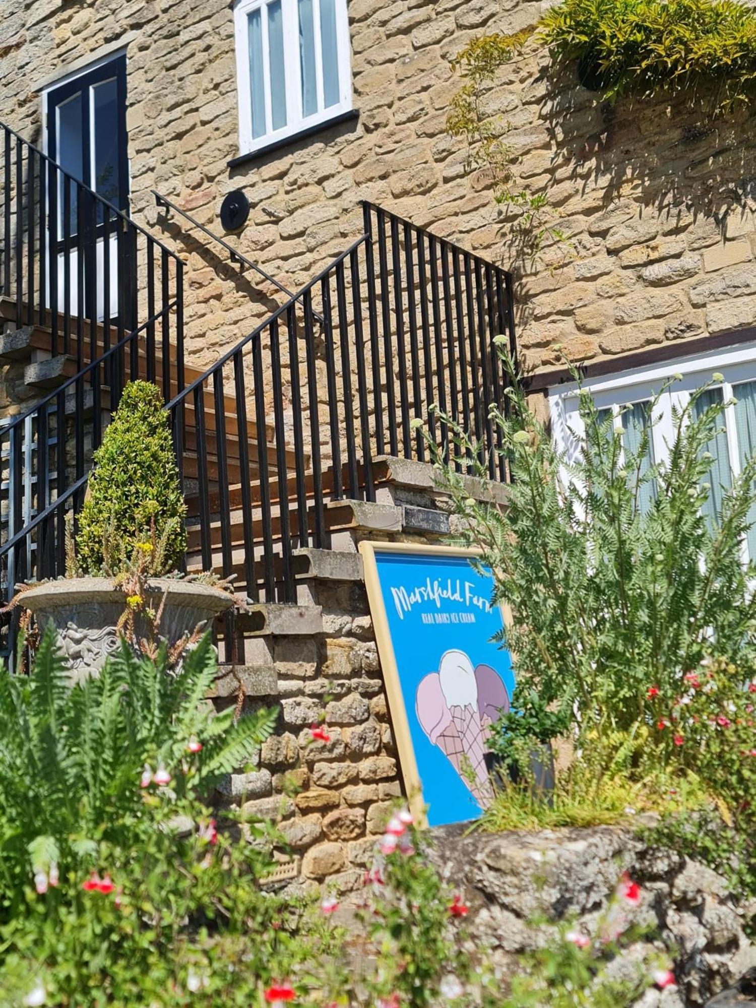 The Ship Inn Oundle Eksteriør billede